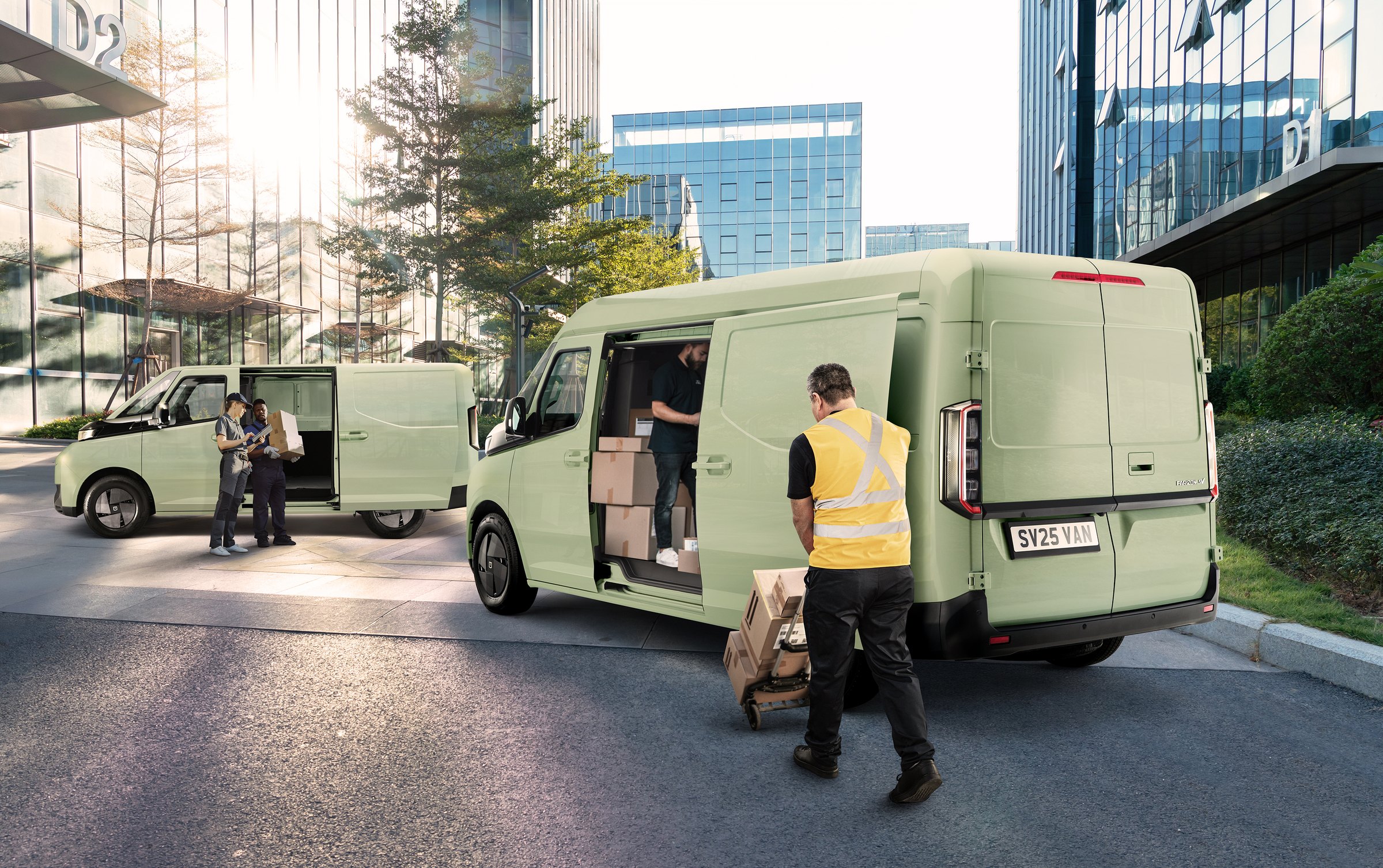 Couriers loading Farizon vans